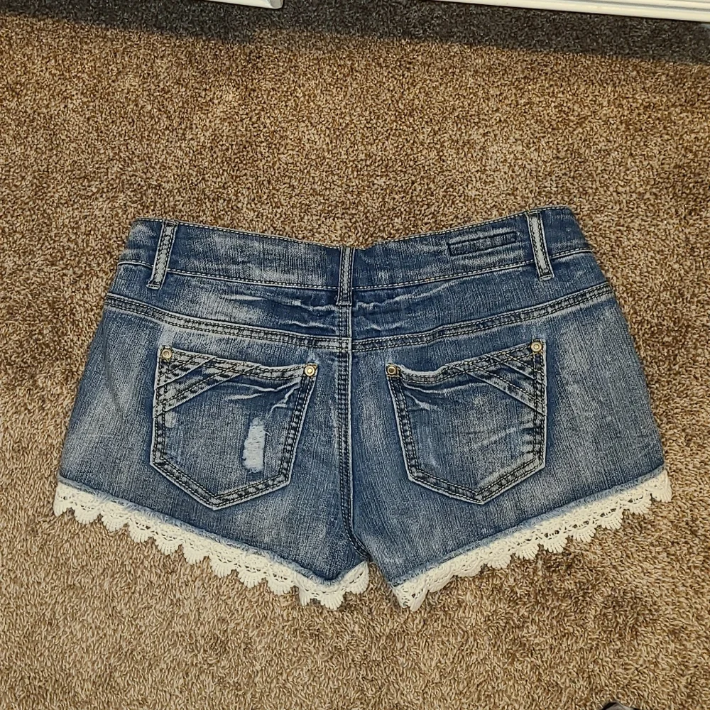 Cute shorts, Size 5 - Picture 3 of 4